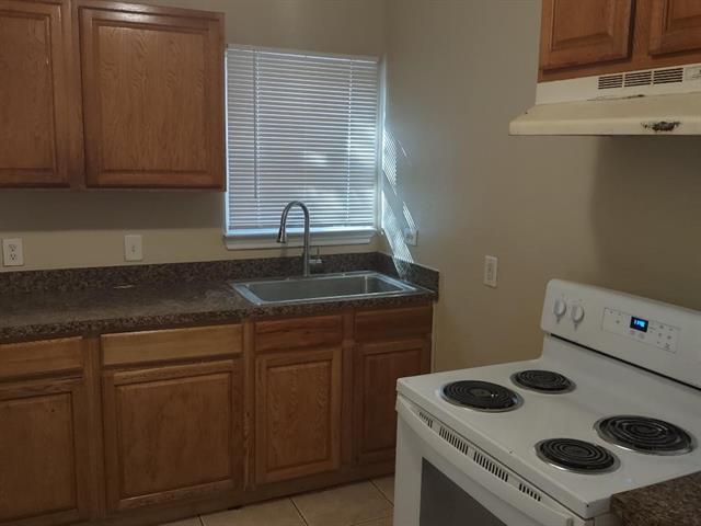 Building Photo - 2432 E Timberview Ln