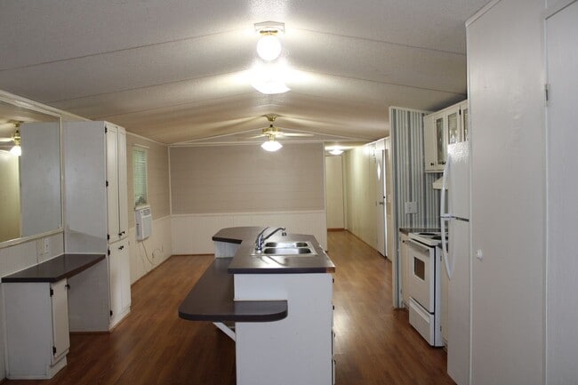 Building Photo - Updated Mobile Home