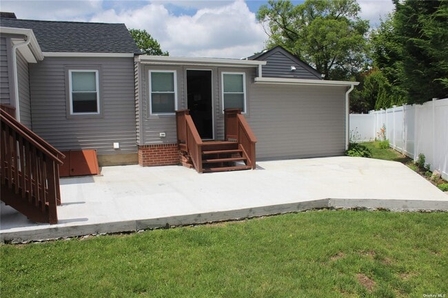 Building Photo - 9 Sinclair St