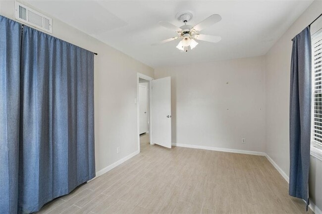 Building Photo - 9030 Bassoon Dr