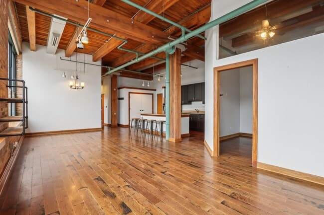 Building Photo - 1727 S Indiana Ave