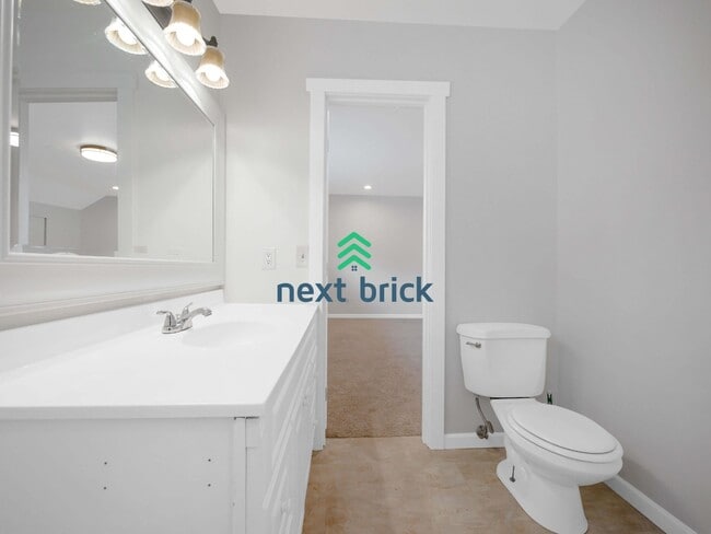 Building Photo - Beautiful 5-Bed Single-Family Home in Prime Kirkland Location!