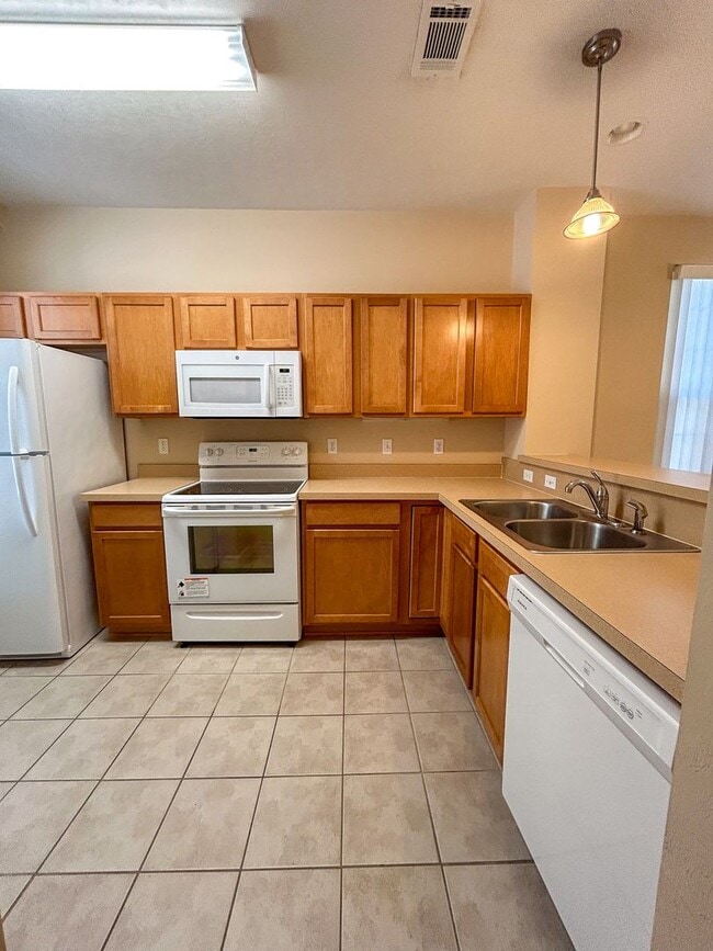 Building Photo - Garland #861