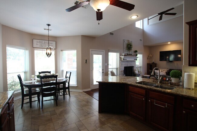 Building Photo - Lease Takeover Opportunity Available: Stun...
