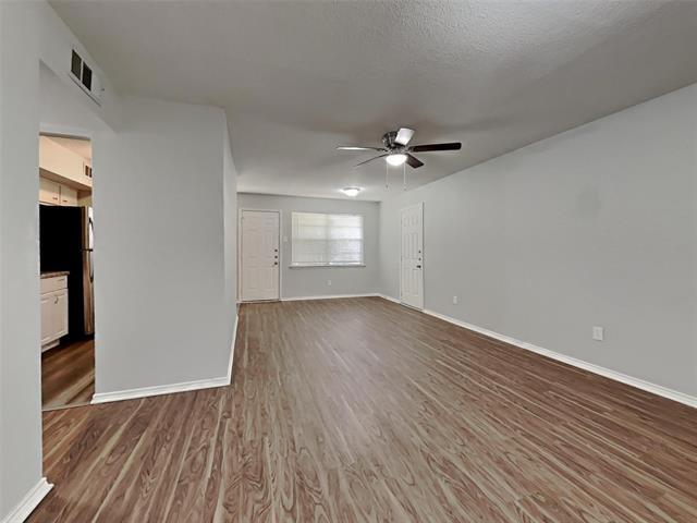 Building Photo - 4349 Chestnut Dr