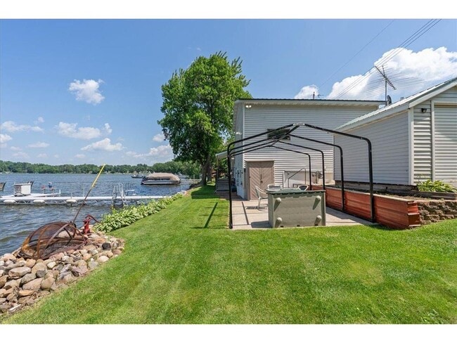 Building Photo - 773 US-63