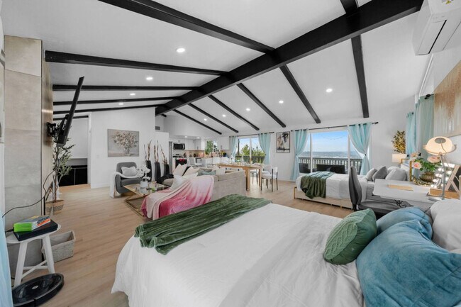 Building Photo - 5048 Bluff Pl