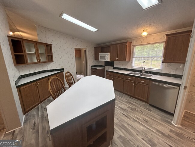 Building Photo - 6598 Jackson Trail Rd
