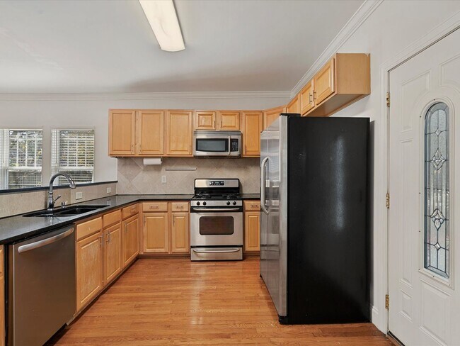 Building Photo - 3 Bedroom/2 bath house close to Optimist H...