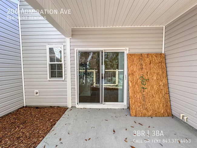 Building Photo - 206 Admiration Ave