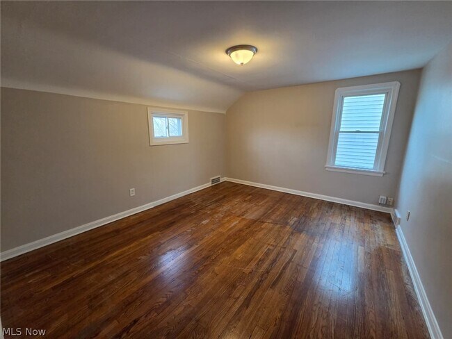 Building Photo - 4021 Bushnell Rd