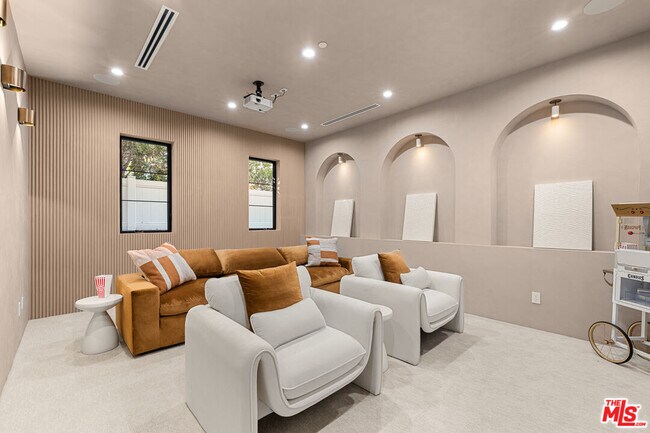 Building Photo - 11748 La Maida St