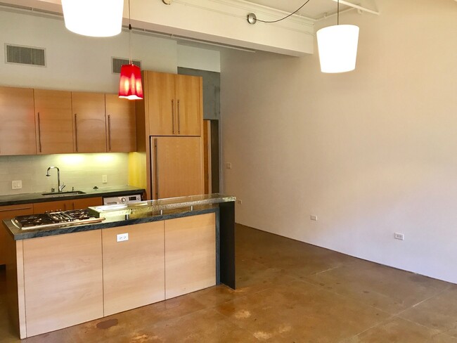 Building Photo - Mint Plaza Loft - Roof Deck & Pet Friendly...