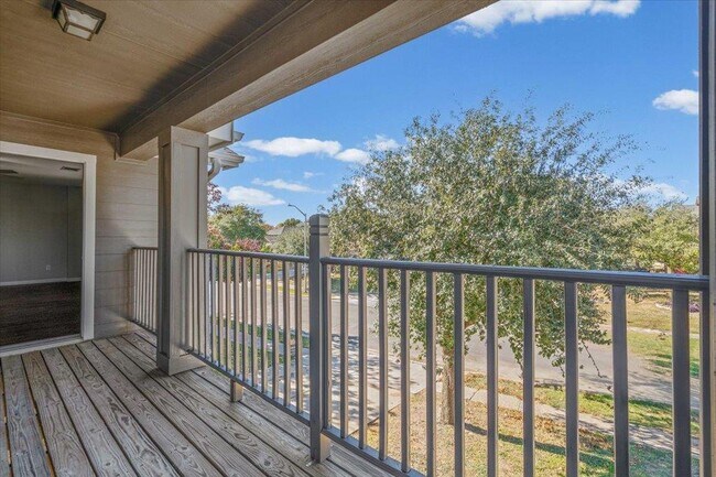 Building Photo - 396 Feathergrass Dr