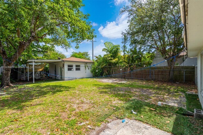 Building Photo - 315 NW 50th St