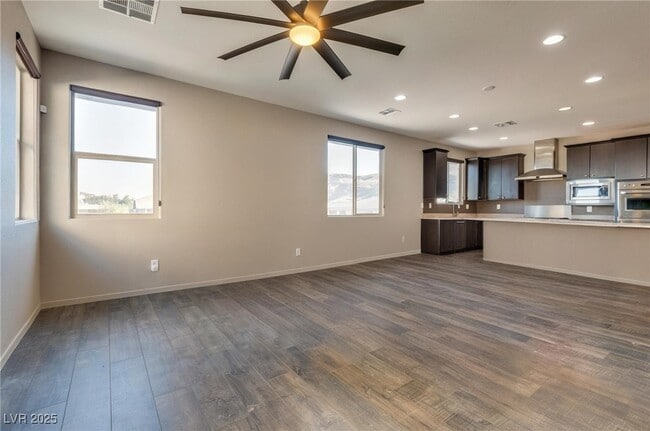 Building Photo - 10589 Acacia Park Pl