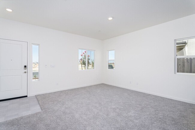 Building Photo - 1049 San Anselmo Ln