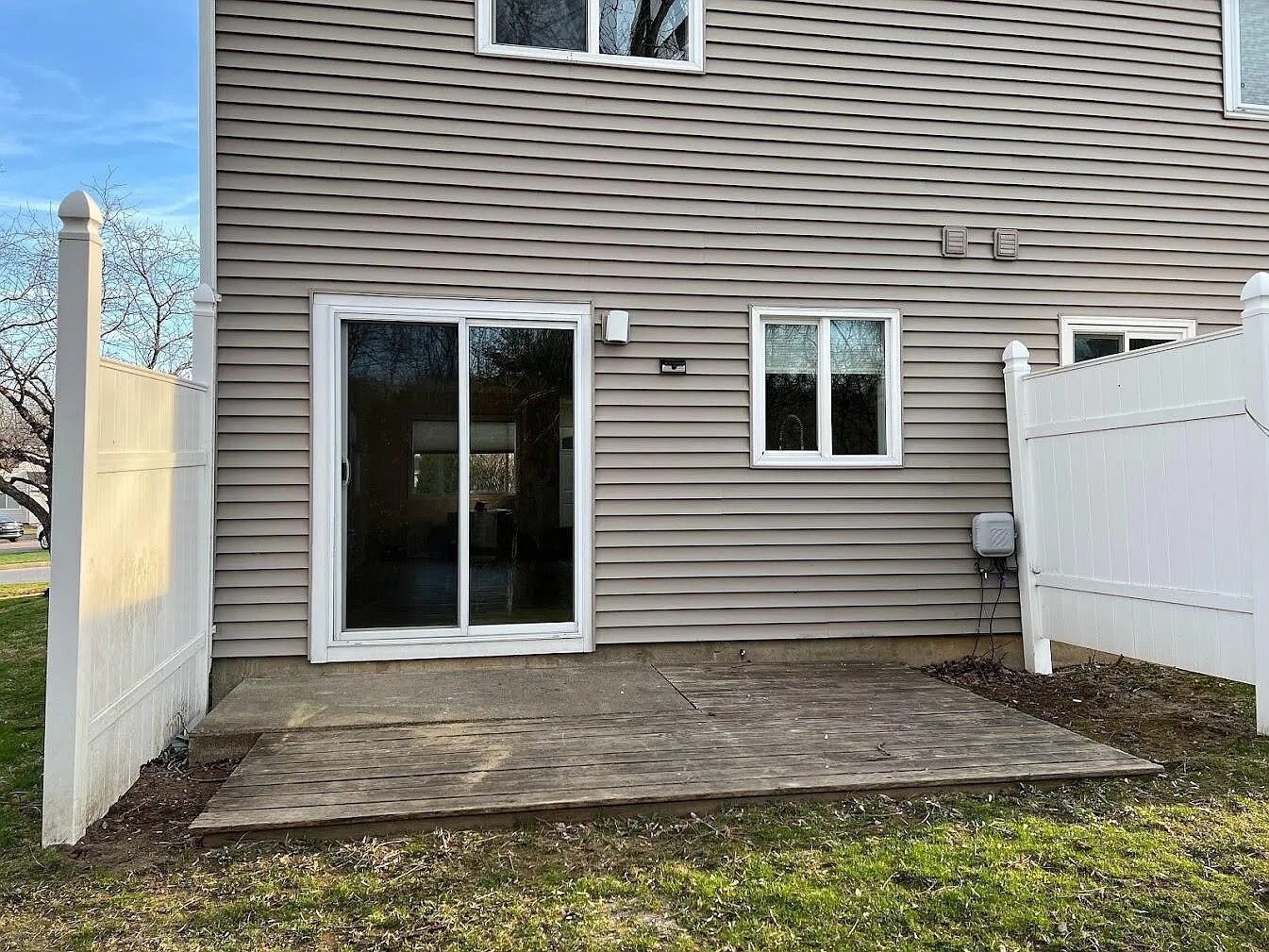 Building Photo - O1 Grandview Dr