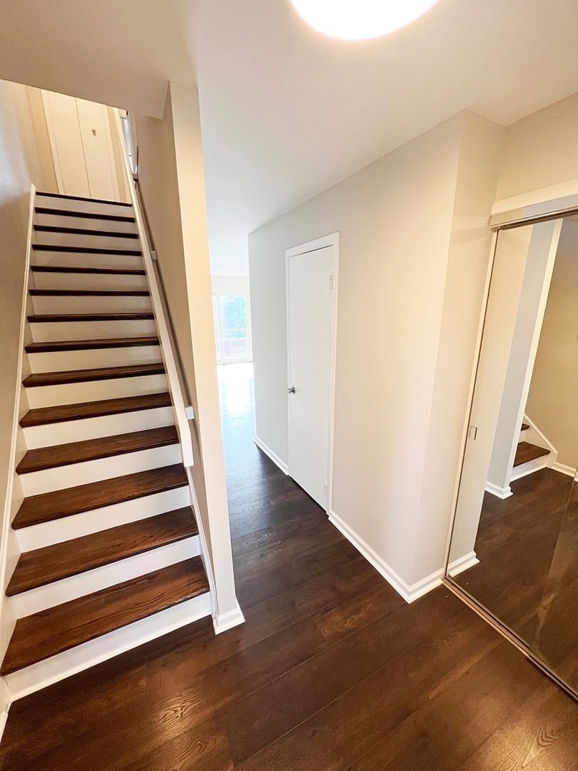 Building Photo - 3069 Hawthorne Dr NE