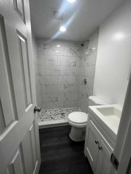 Building Photo - 4808 Nash Dr