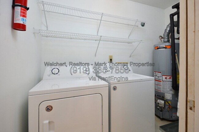 Building Photo - 425 Summerwalk Cir