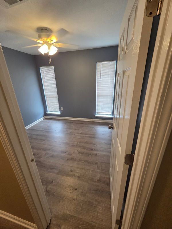 Building Photo - 16115 Bolivar Dr