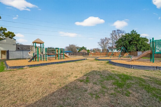 Building Photo - 4251 Southchase Ln