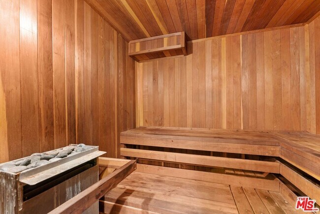 Building Photo - 1328 Sierra Alta Way