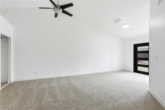 Building Photo - 4818 Carefree Dr