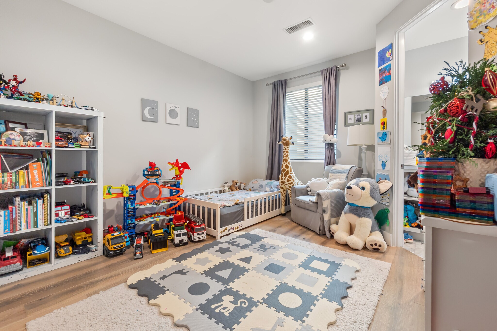 Building Photo - 2202 Felton Ln