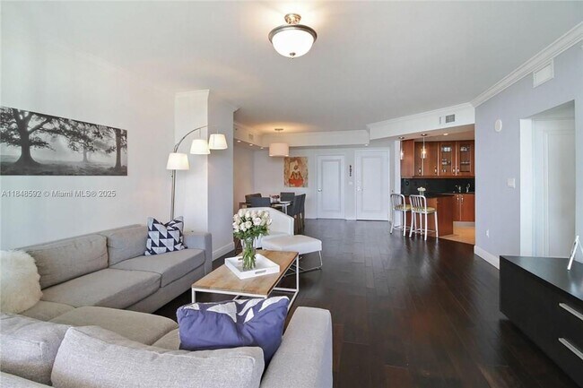 Primary Photo - 19400 Turnberry Way