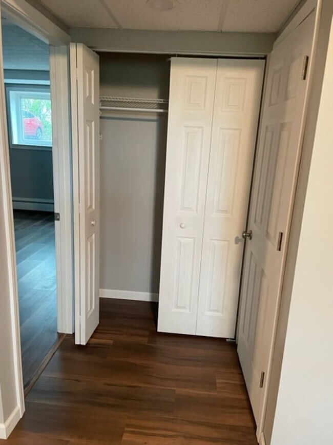 Building Photo - Spacious 1-bedroom in Bellevue!