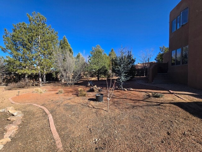 Building Photo - 2835 Don Quixote