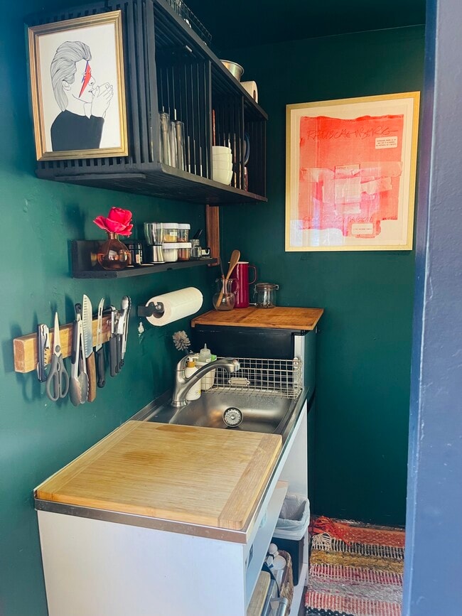 Building Photo - 9401 Notre Dame Ave