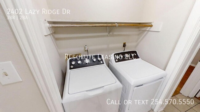 Building Photo - 2402 Lazy Ridge Dr