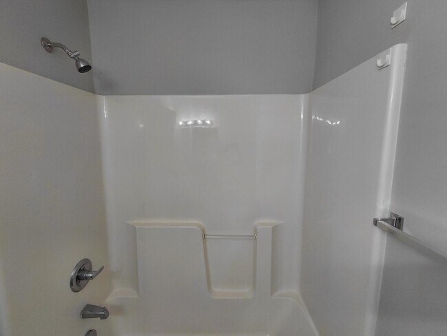 Building Photo - 300 Hampton Forest Dr