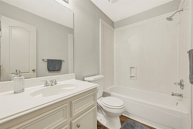 Building Photo - 23223 Diamond Knoll Ct