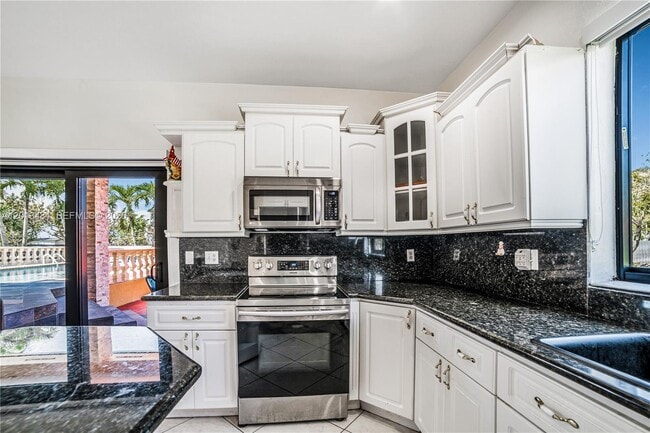 Building Photo - 26500 SW 167th Ave