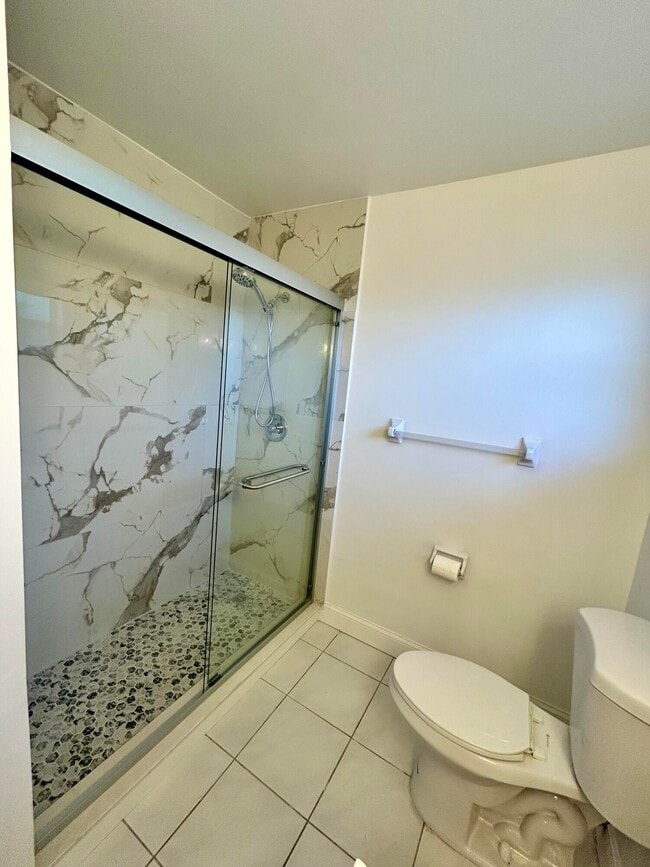 Building Photo - 2895 Crosley Dr W