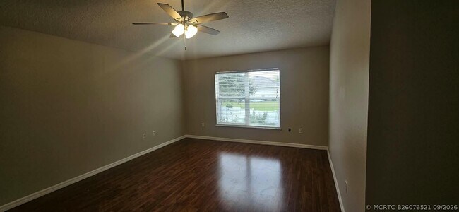 Building Photo - 523 Stonewall Ave