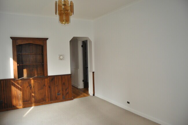 Building Photo - 3332 N Bell Ave