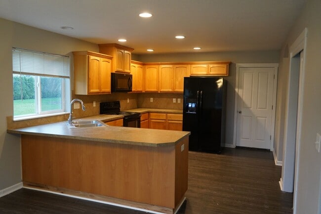 Building Photo - 4316 NE 58th Cir