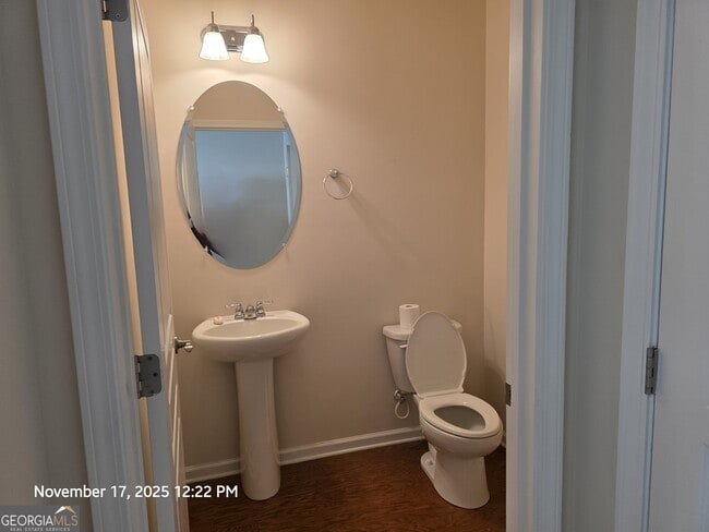 Building Photo - 381 Sandy Springs Dr