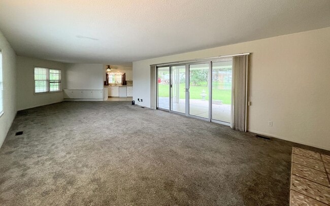 Building Photo - Spacious 2-Bed 1-Bath House