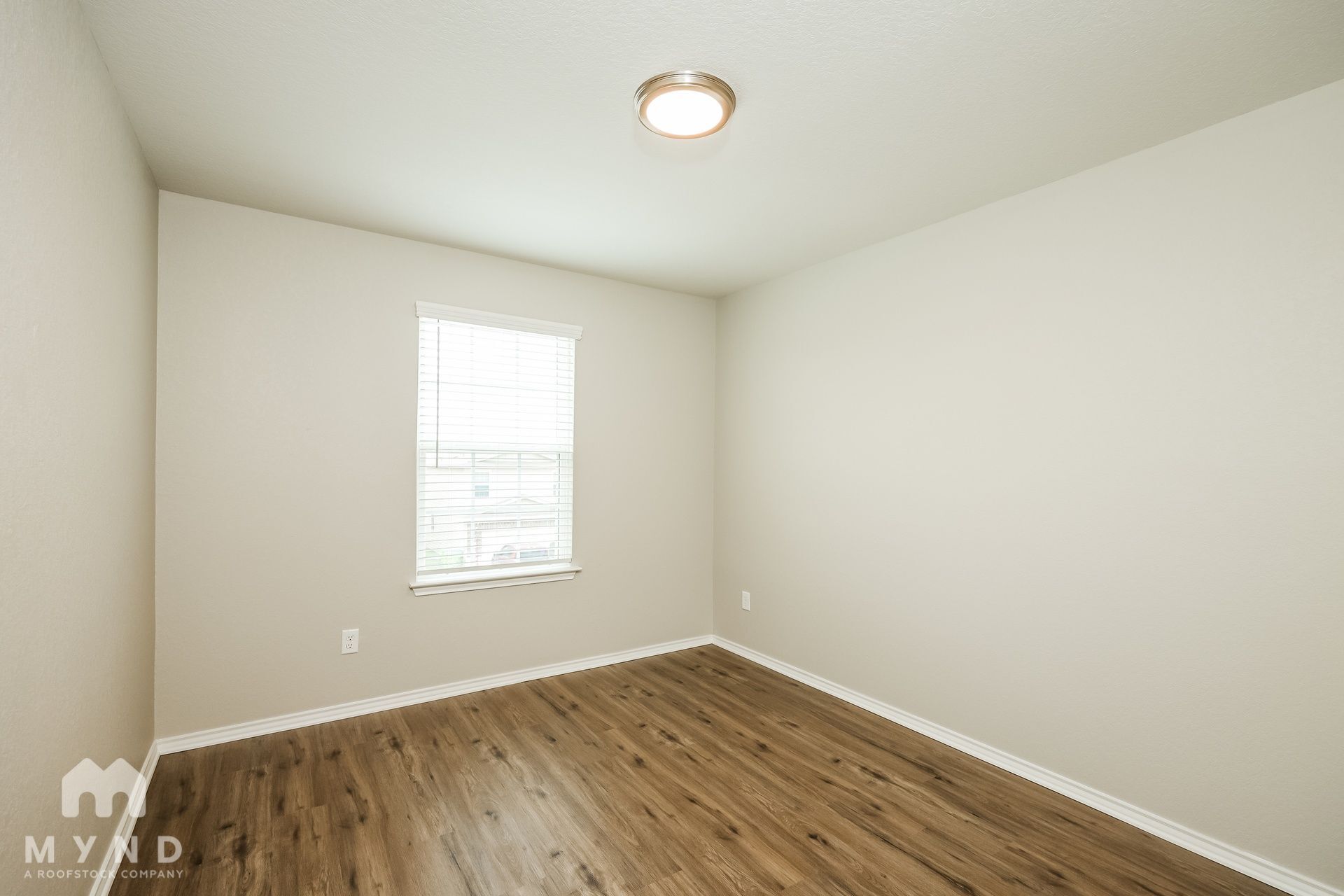 Building Photo - 10327 Dunlap