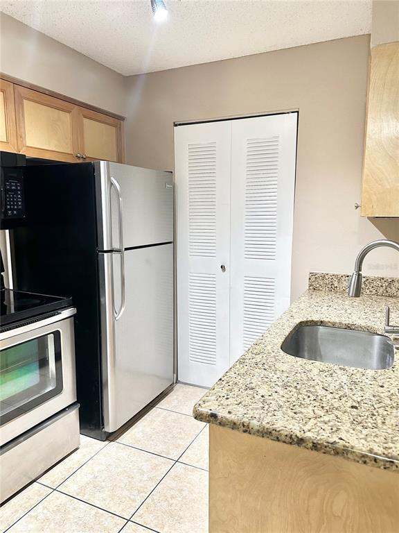 Building Photo - 1055 S Hiawassee Rd