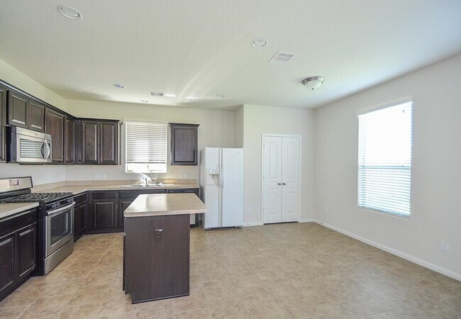 Building Photo - 5827 Banyan Oak Ct