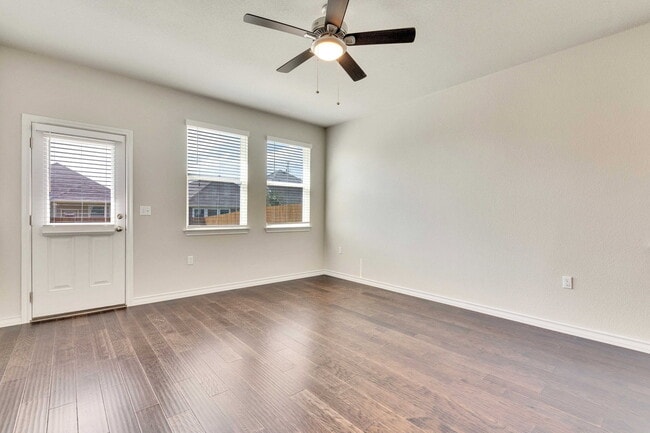 Building Photo - 12121 Cimaizon Dr