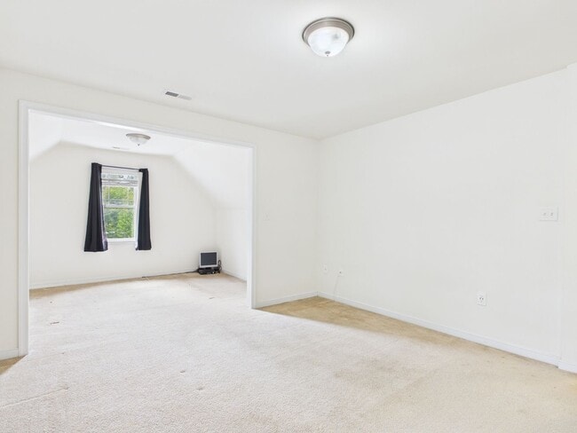 Building Photo - 3015 Chislet Dr
