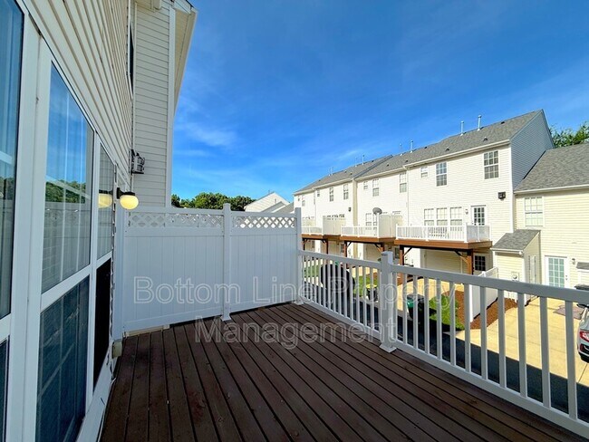 Building Photo - 13031 Bullock Greenway Blvd